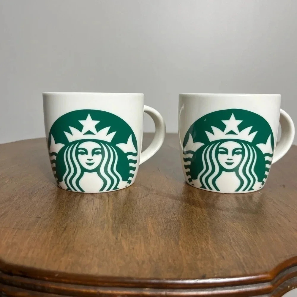 Two Starbucks Mugs 2017 Offset Logo Green‎ White EUC